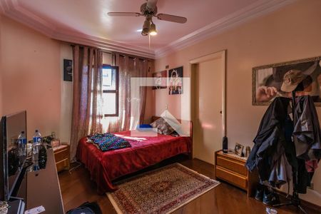 Casa de condomínio à venda com 600m², 4 quartos e 5 vagasSuíte 1