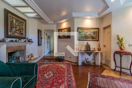 Casa de condomínio à venda com 600m², 4 quartos e 5 vagasSala