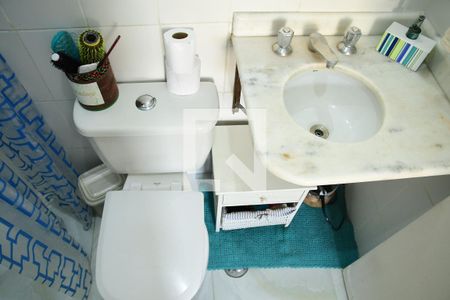 Casa de condomínio para alugar com 99m², 3 quartos e 2 vagasBanheiro da suíte