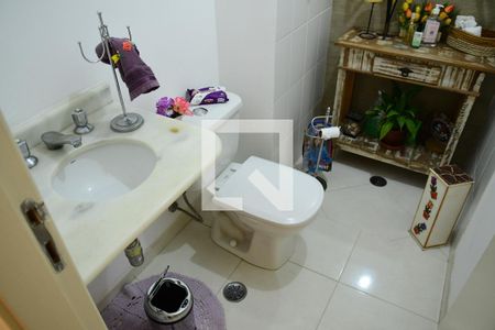 Lavabo de casa de condomínio para alugar com 3 quartos, 99m² em Paisagem Renoir, Cotia