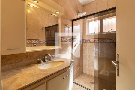 Casa para alugar com 257m², 4 quartos e 6 vagasBanheiro da Suíte 1