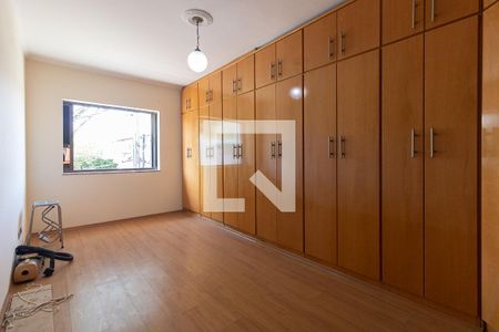 Casa para alugar com 257m², 4 quartos e 6 vagasQuarto 4