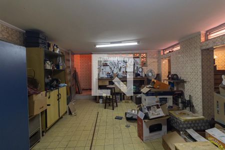 Casa para alugar com 257m², 4 quartos e 6 vagasPorão 