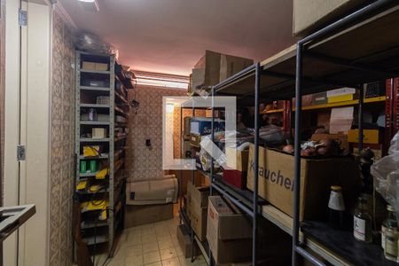 Casa para alugar com 257m², 4 quartos e 6 vagasPorão 