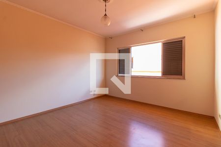 Casa para alugar com 257m², 4 quartos e 6 vagasSuíte 2
