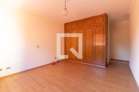 Casa para alugar com 257m², 4 quartos e 6 vagasSuíte 2