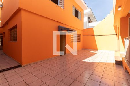 Casa para alugar com 257m², 4 quartos e 6 vagasQuintal