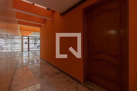 Casa para alugar com 257m², 4 quartos e 6 vagasEntrada 