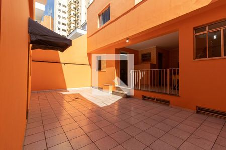 Casa para alugar com 257m², 4 quartos e 6 vagasQuintal