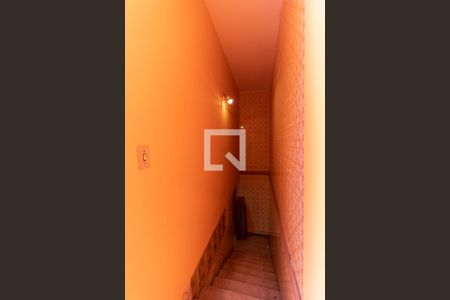 Casa para alugar com 257m², 4 quartos e 6 vagasEscada