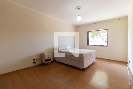 Casa para alugar com 257m², 4 quartos e 6 vagasSuíte 1