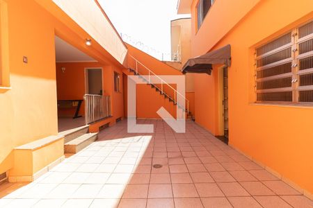 Casa para alugar com 257m², 4 quartos e 6 vagasQuintal