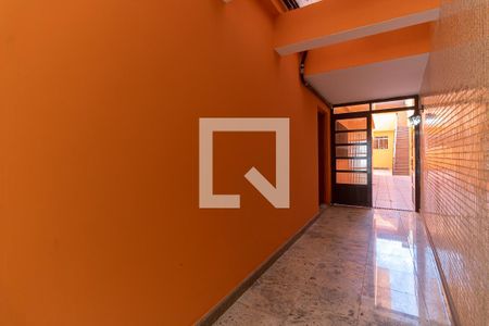 Casa para alugar com 257m², 4 quartos e 6 vagasEntrada 