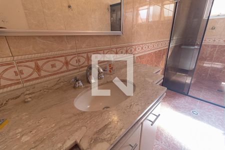 Casa para alugar com 257m², 4 quartos e 6 vagasBanheiro Social