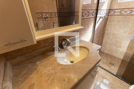 Casa para alugar com 257m², 4 quartos e 6 vagasBanheiro da Suíte 1