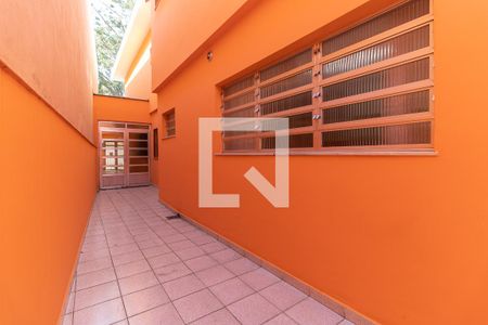 Casa para alugar com 257m², 4 quartos e 6 vagasCorredor Lateral
