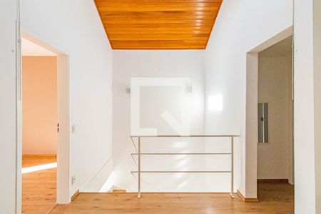 Hall superior de casa para alugar com 3 quartos, 120m² em Jardim das Vertentes, São Paulo