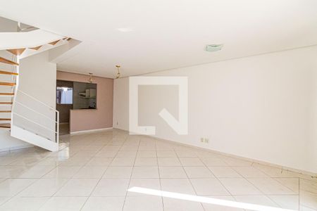 Sala de casa para alugar com 3 quartos, 120m² em Jardim das Vertentes, São Paulo