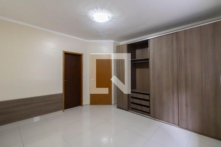 Casa à venda com 200m², 3 quartos e 4 vagasSuíte 2