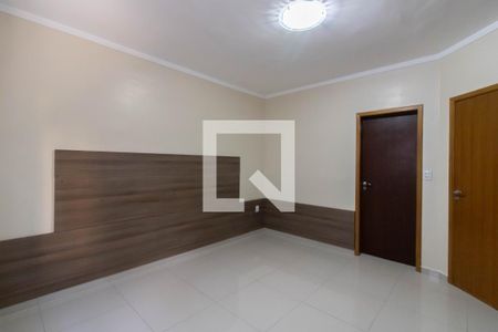 Casa à venda com 200m², 3 quartos e 4 vagasSuíte 2
