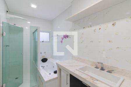 Casa à venda com 200m², 3 quartos e 4 vagasBanheiro da Suíte 1