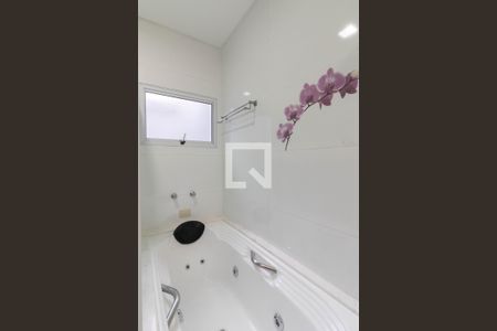 Casa à venda com 200m², 3 quartos e 4 vagasBanheiro da Suíte 1