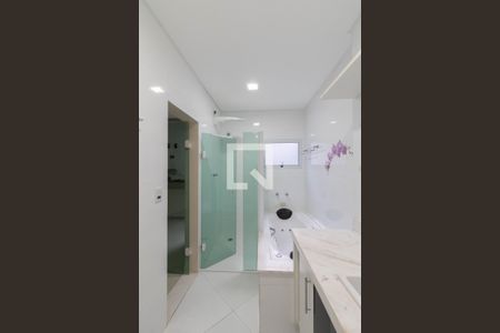 Casa à venda com 200m², 3 quartos e 4 vagasBanheiro da Suíte 1