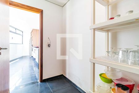 Casa para alugar com 400m², 3 quartos e 2 vagasDespensa