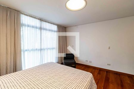 Casa para alugar com 400m², 3 quartos e 2 vagasSuíte