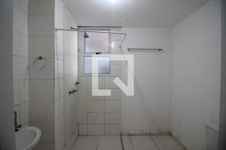 Banheiro de apartamento para alugar com 1 quarto, 45m² em Curicica, Rio de Janeiro