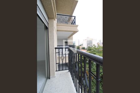 Apartamento à venda com 118m², 2 quartos e 3 vagasDetalhe da varanda da suíte 1 