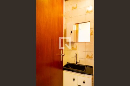 Lavabo de apartamento para alugar com 2 quartos, 55m² em Parque Imperial, São Paulo