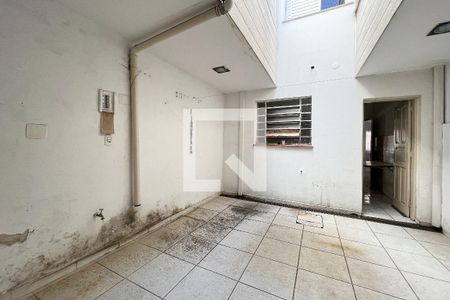 Casa à venda com 140m², 3 quartos e sem vagaÁrea de Serviço