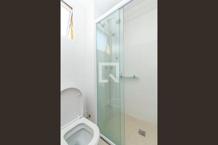 Banheiro da Suíte  de apartamento para alugar com 2 quartos, 74m² em Mansões Santo Antônio, Campinas