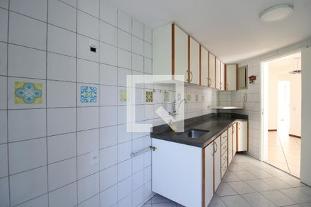 Apartamento à venda com 99m², 2 quartos e 1 vagaCozinha