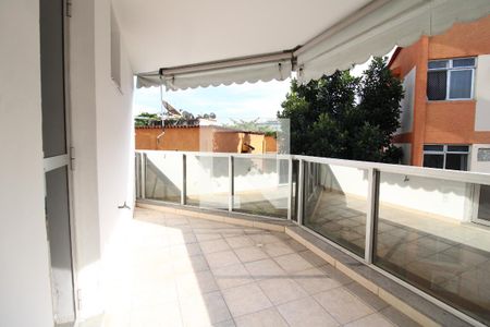 Apartamento à venda com 99m², 2 quartos e 1 vagaVaranda da Suíte 2