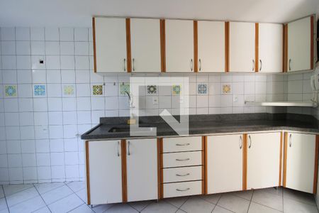 Apartamento à venda com 99m², 2 quartos e 1 vagaCozinha