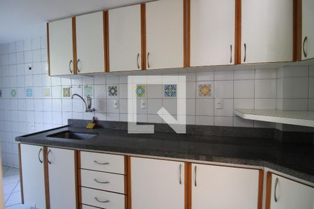 Apartamento à venda com 99m², 2 quartos e 1 vagaCozinha