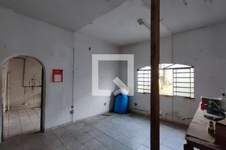 Casa à venda com 120m², 3 quartos e 3 vagasBarracão