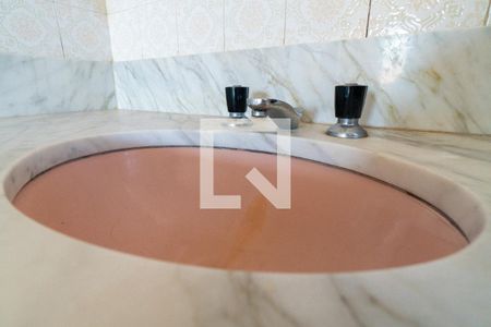 Casa à venda com 249m², 4 quartos e 6 vagas Casa à venda com 249m², 4 quartos e 6 vagasBanheiro da Suíte Detalhe