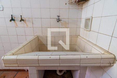 Casa à venda com 249m², 4 quartos e 6 vagas Casa à venda com 249m², 4 quartos e 6 vagasÁrea de Serviço Detalhe