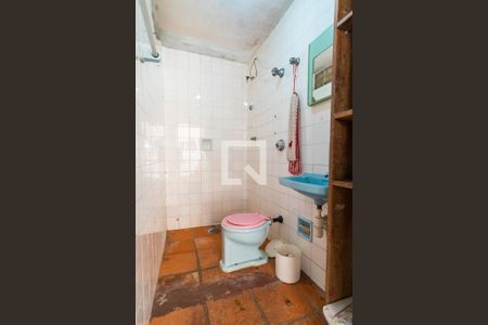 Casa à venda com 249m², 4 quartos e 6 vagas Casa à venda com 249m², 4 quartos e 6 vagasBanheiro de serviço