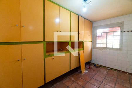 Casa à venda com 249m², 4 quartos e 6 vagas Casa à venda com 249m², 4 quartos e 6 vagasÁrea de Serviço