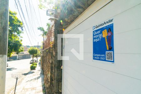 Casa à venda com 249m², 4 quartos e 6 vagas Casa à venda com 249m², 4 quartos e 6 vagasPlaquinha