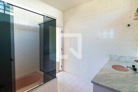 Banheiro da Suíte de casa à venda com 4 quartos, 249m² em Parque Jabaquara, São Paulo