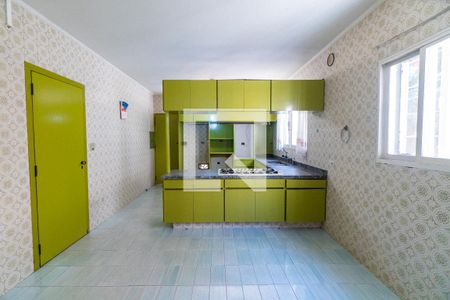 Casa à venda com 249m², 4 quartos e 6 vagas Casa à venda com 249m², 4 quartos e 6 vagasCozinha