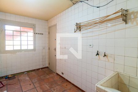 Casa à venda com 249m², 4 quartos e 6 vagas Casa à venda com 249m², 4 quartos e 6 vagasÁrea de Serviço