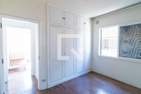 Casa à venda com 249m², 4 quartos e 6 vagas Casa à venda com 249m², 4 quartos e 6 vagasQuarto 3