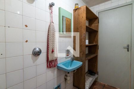 Casa à venda com 249m², 4 quartos e 6 vagas Casa à venda com 249m², 4 quartos e 6 vagasBanheiro de serviço