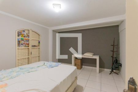 Casa à venda com 300m², 3 quartos e 5 vagasQuarto